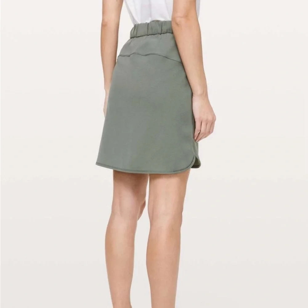 lululemon On The Fly Skirt Gray Sage Green Size 6
